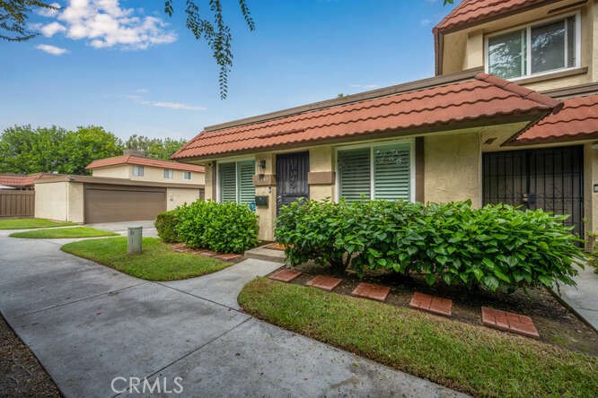 2697 W Parkside Lane