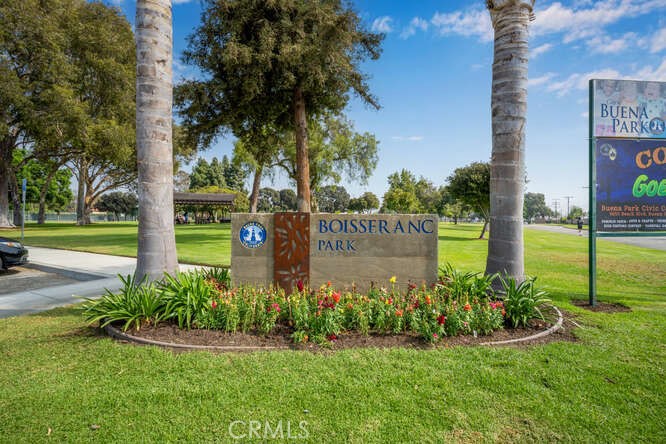 2697 W Parkside Lane