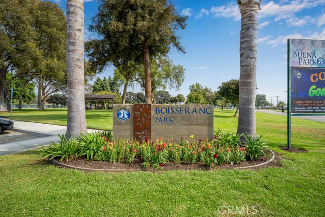 2697 W Parkside Lane