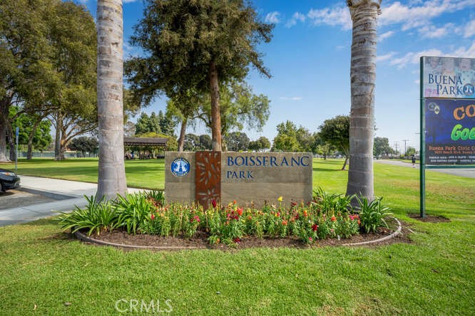 2697 W Parkside Lane