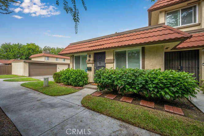 2697 W Parkside Lane