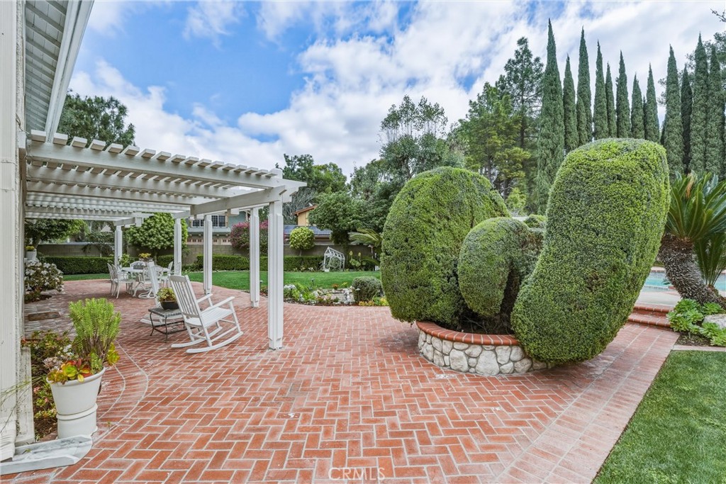 980 S Rutgers Circle