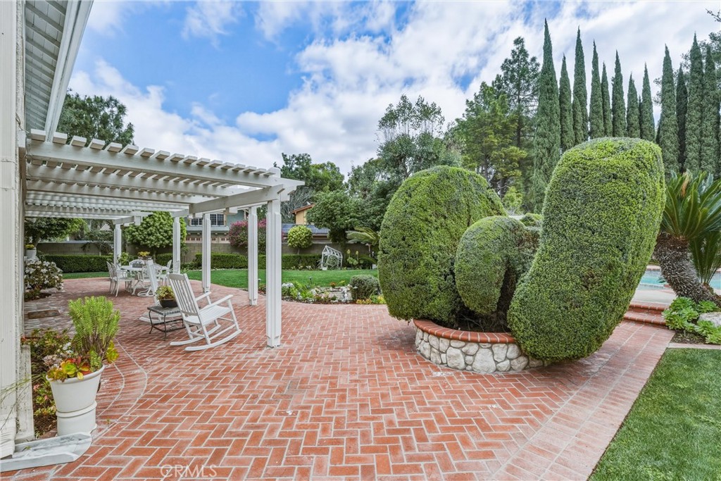 980 S Rutgers Circle