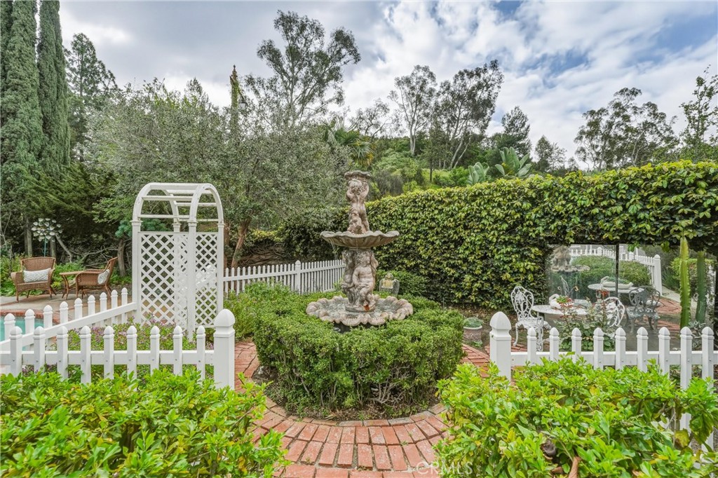 980 S Rutgers Circle