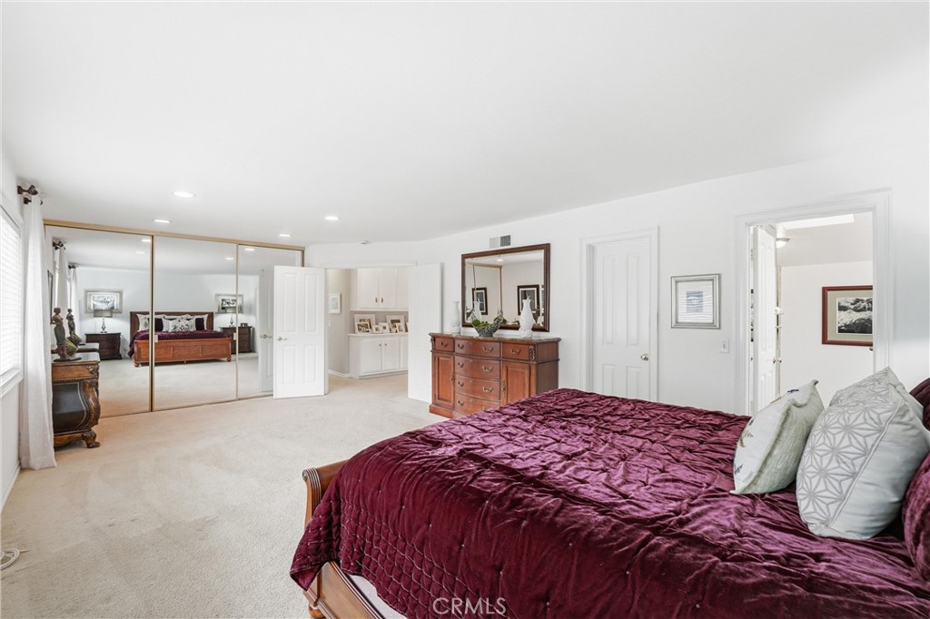 980 S Rutgers Circle