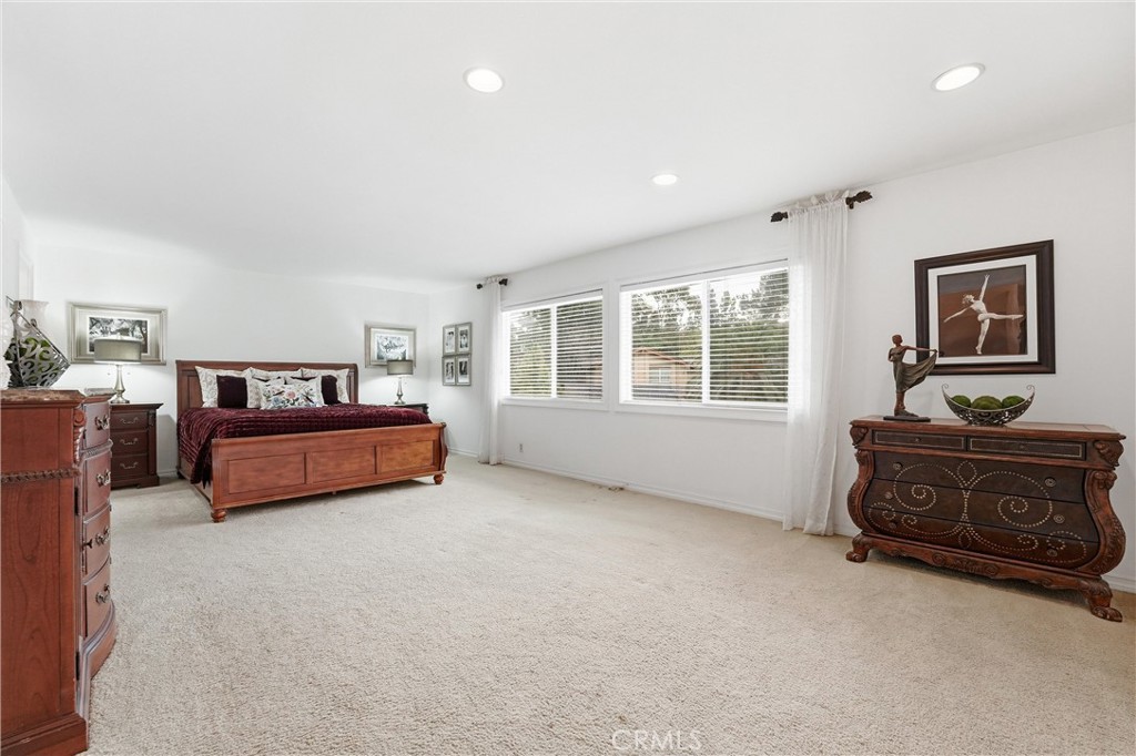 980 S Rutgers Circle