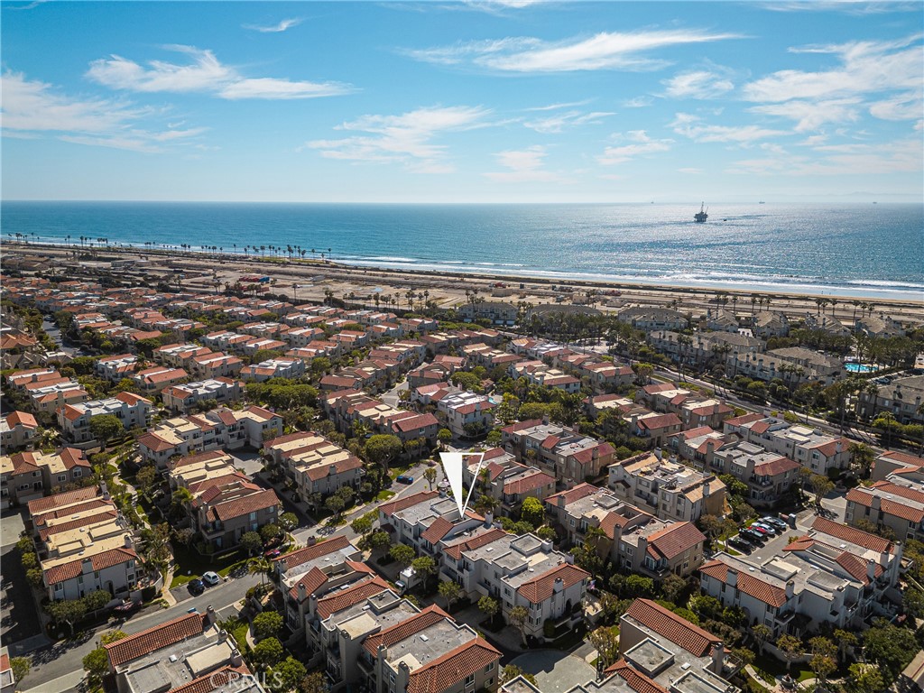 19275 Meadowood Circle