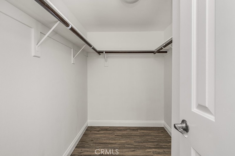 19275 Meadowood Circle