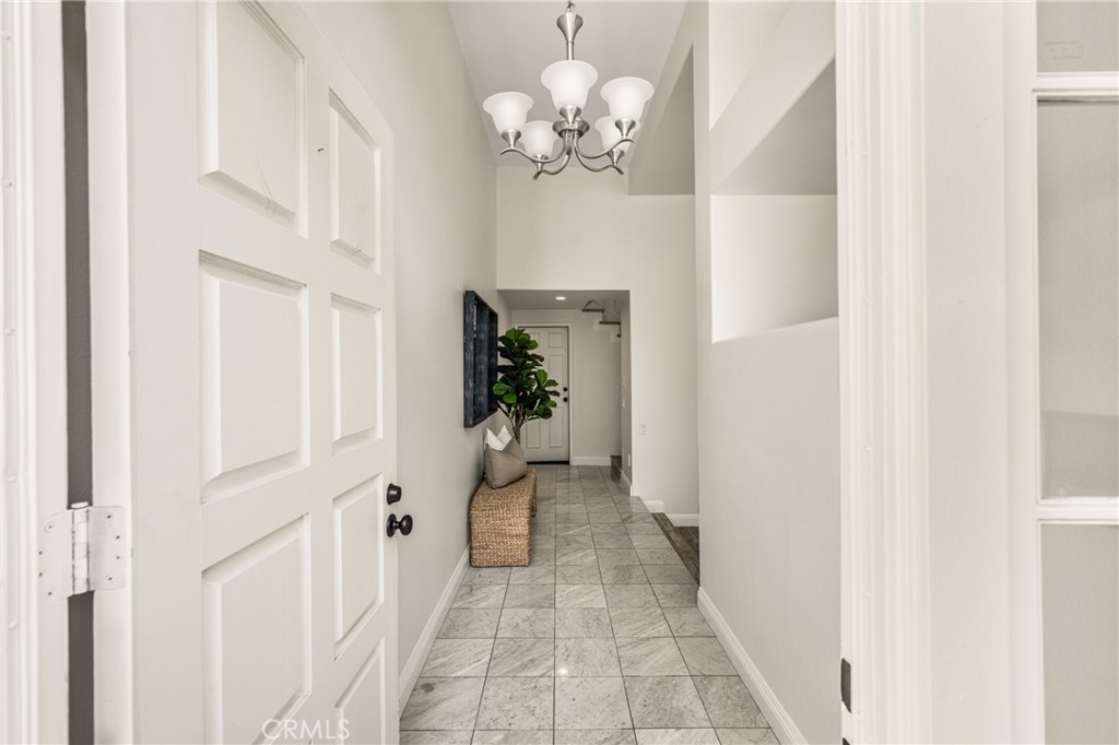 19275 Meadowood Circle