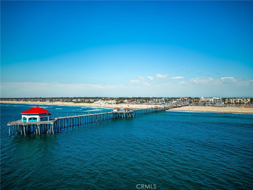 19275 Meadowood Circle