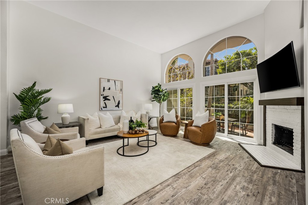 19275 Meadowood Circle