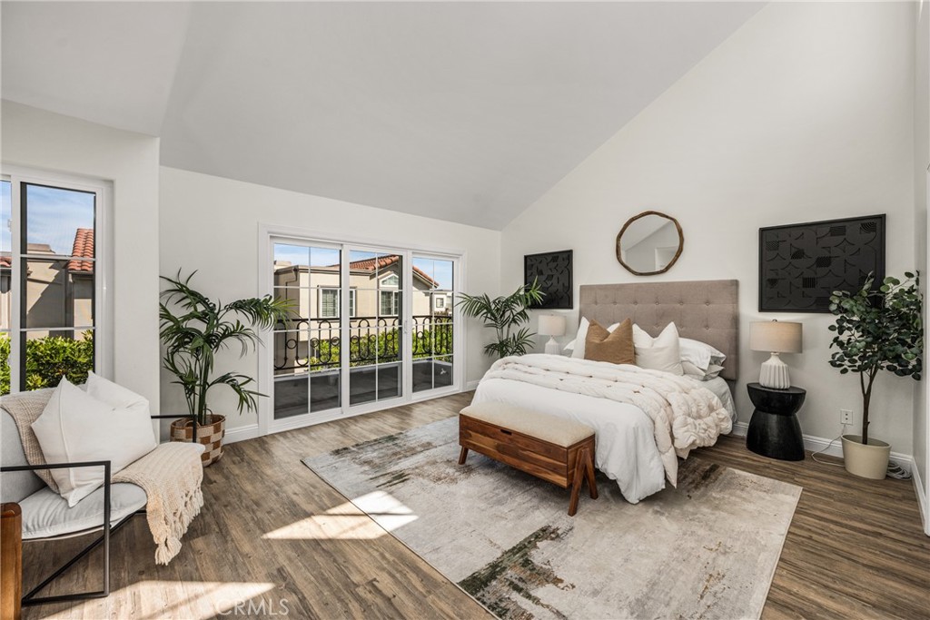 19275 Meadowood Circle