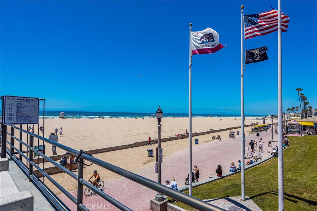 19275 Meadowood Circle