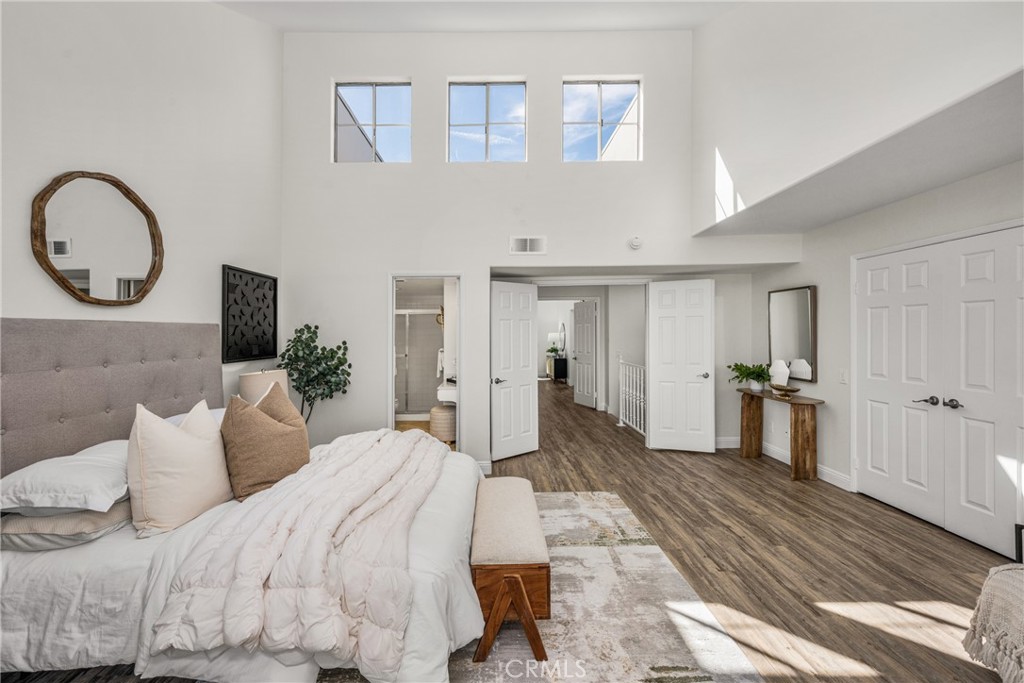 19275 Meadowood Circle