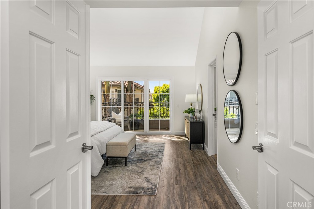 19275 Meadowood Circle