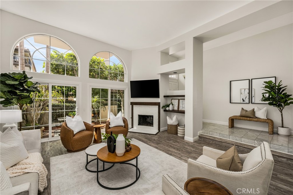 19275 Meadowood Circle