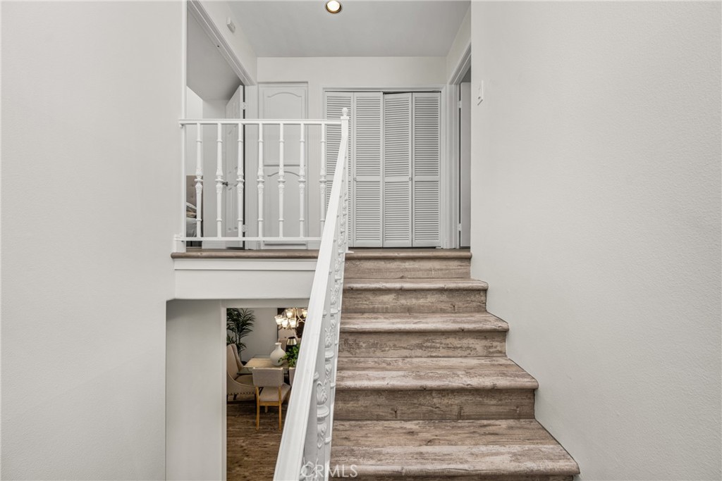 19275 Meadowood Circle