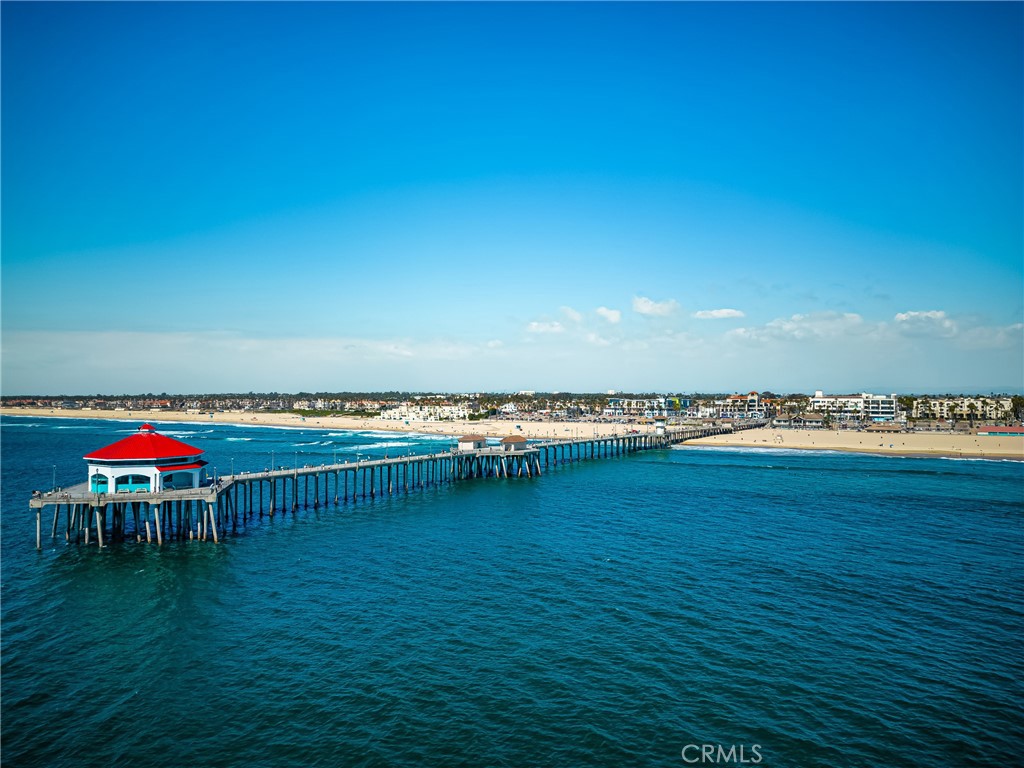 19275 Meadowood Circle