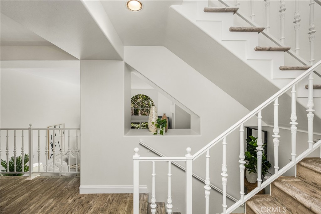 19275 Meadowood Circle