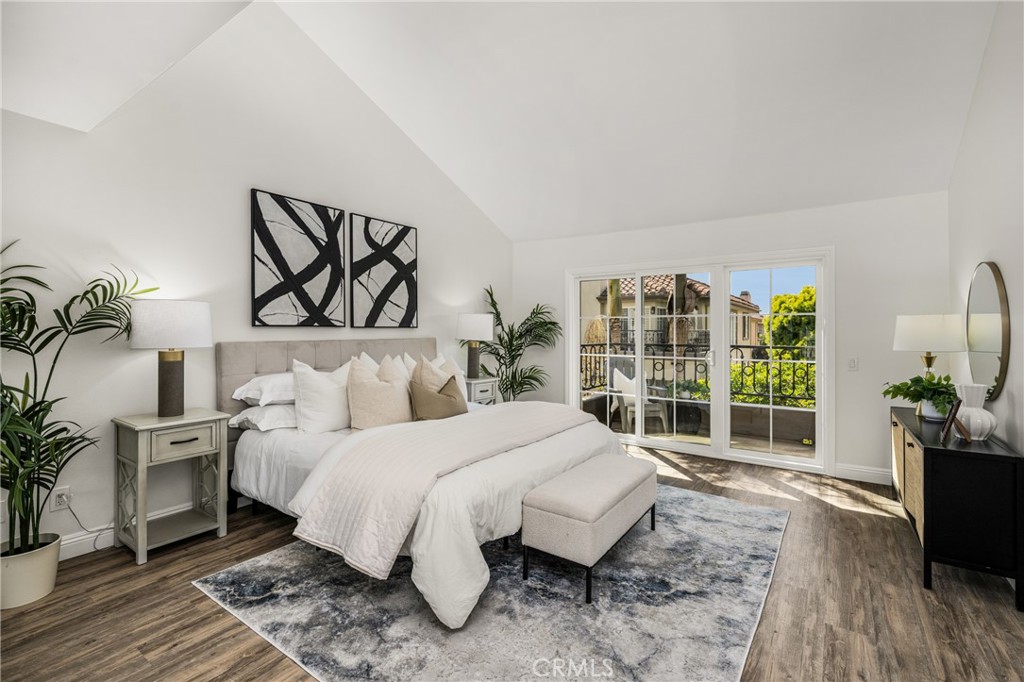 19275 Meadowood Circle