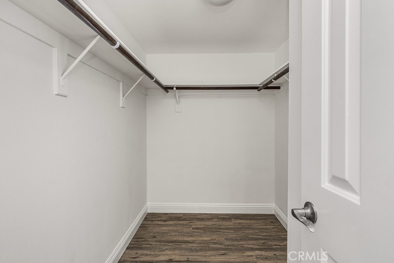 19275 Meadowood Circle