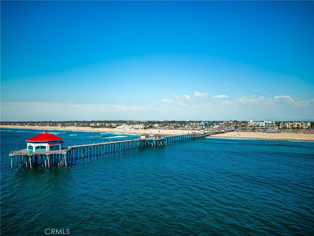 19275 Meadowood Circle