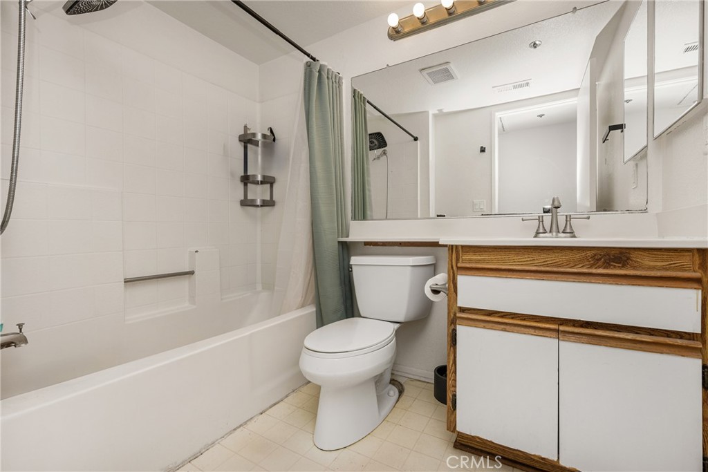 3500 S Greenville Street G20