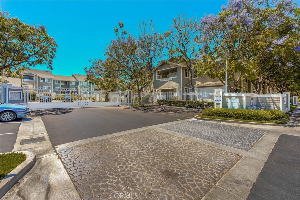 3500 S Greenville Street G20