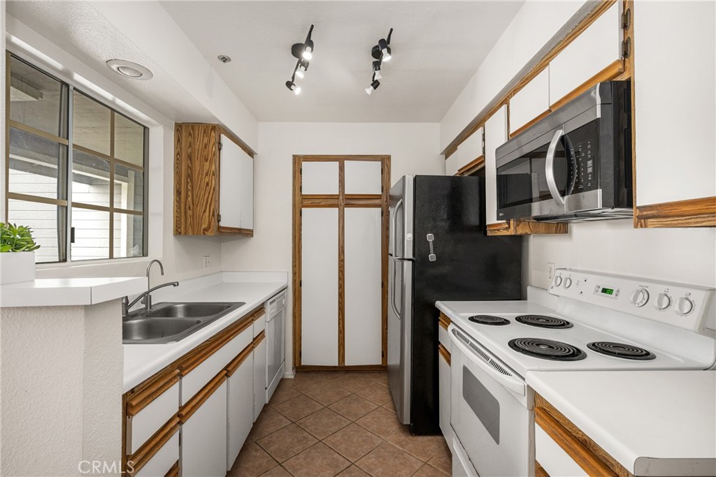 3500 S Greenville Street G20