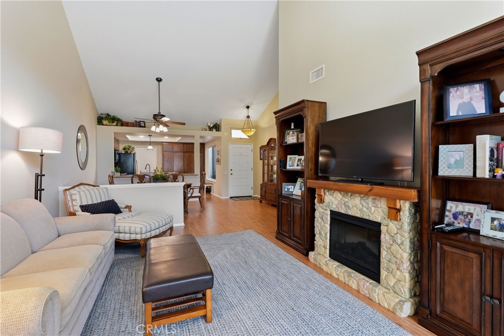 5380 Via De La Zorra