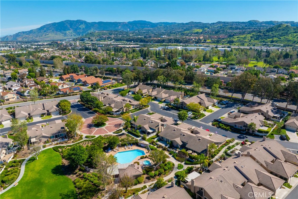 5380 Via De La Zorra