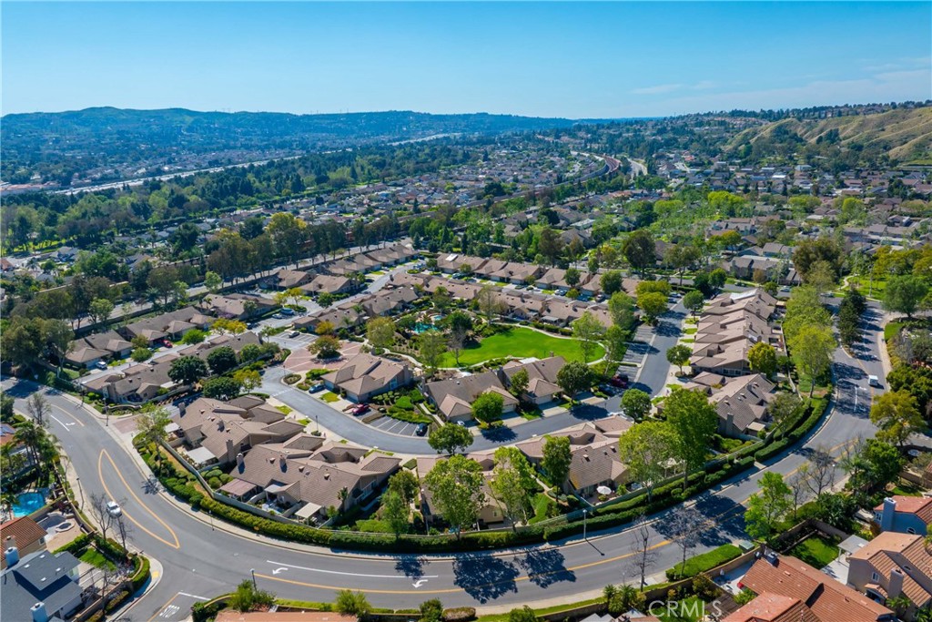 5380 Via De La Zorra