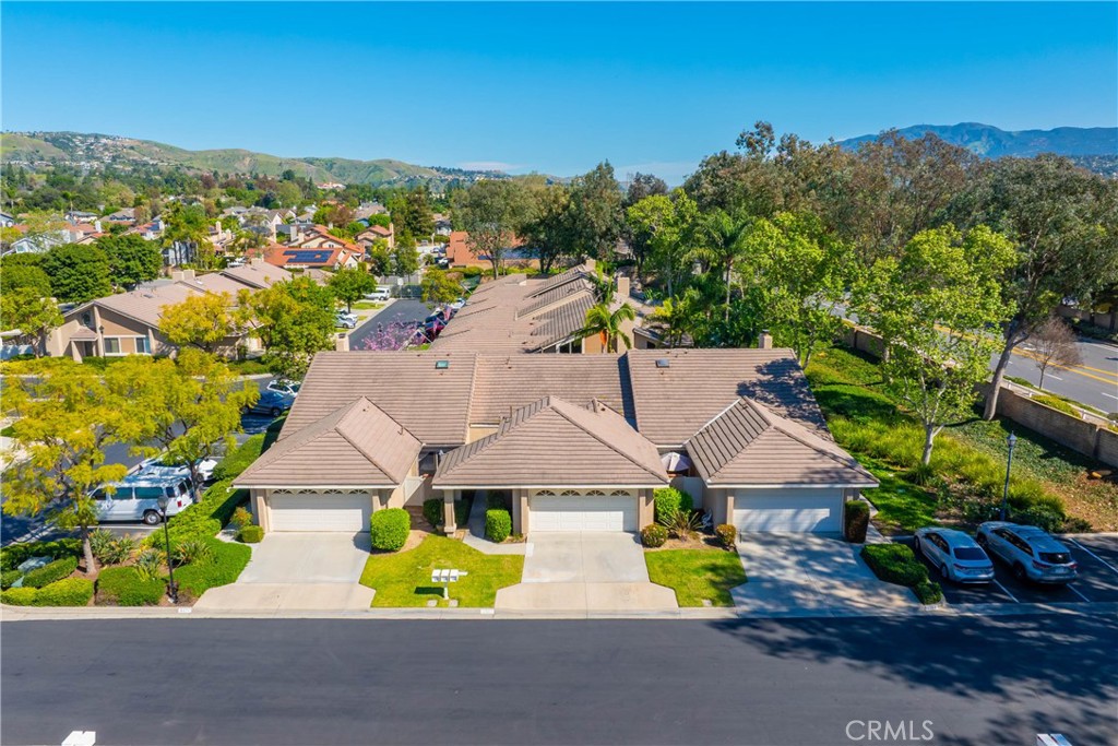 5380 Via De La Zorra