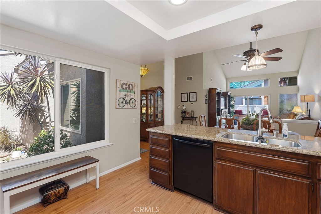 5380 Via De La Zorra