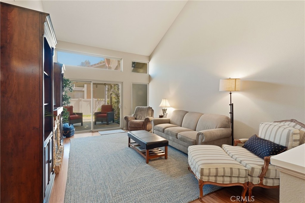 5380 Via De La Zorra