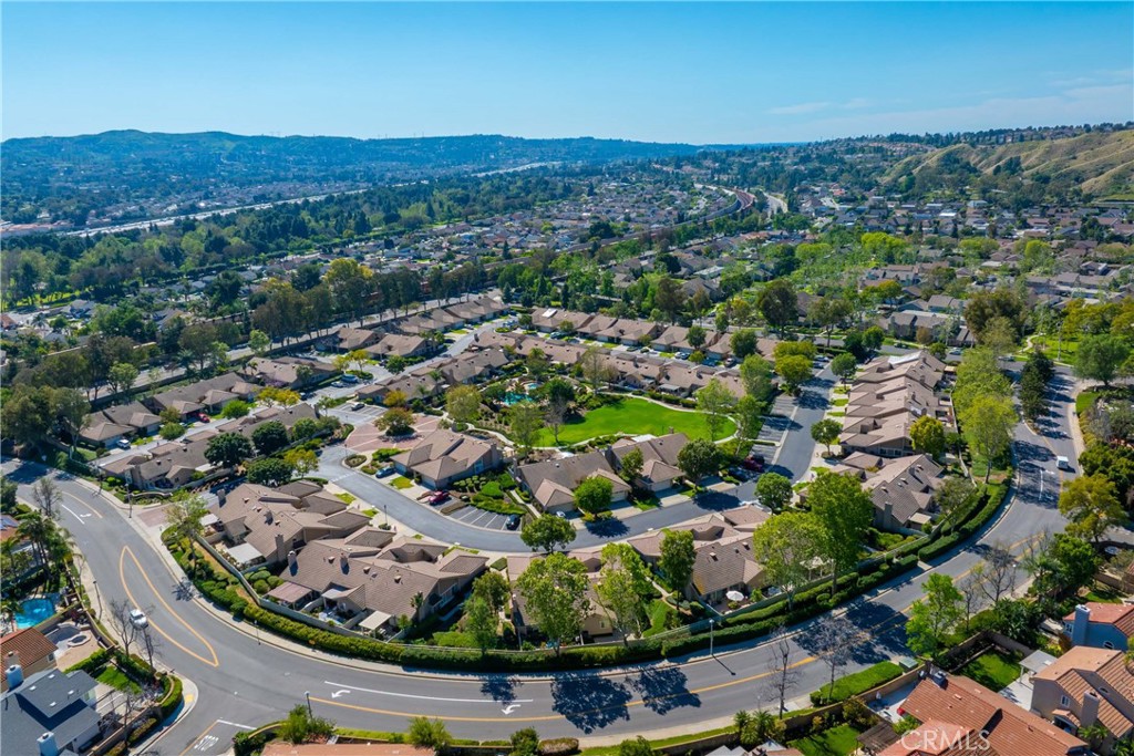 5380 Via De La Zorra