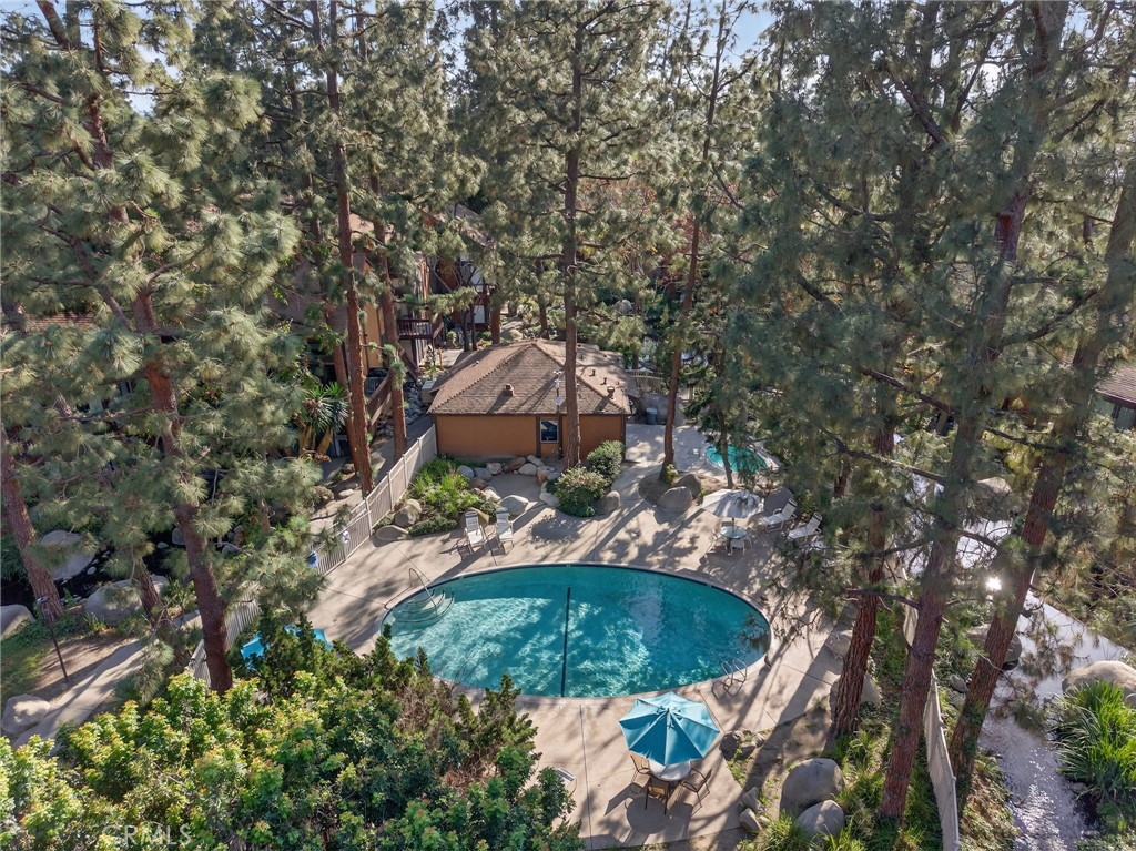 14004 Edgewater Drive