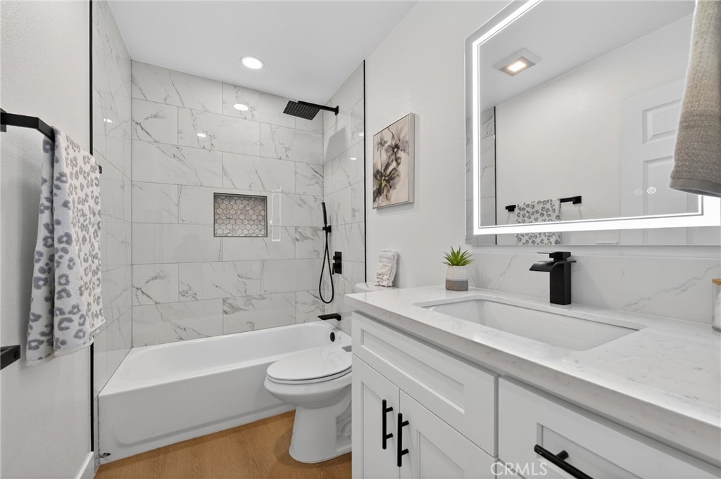 14004 Edgewater Drive