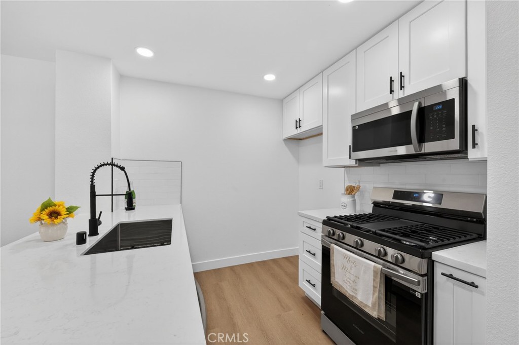 14004 Edgewater Drive