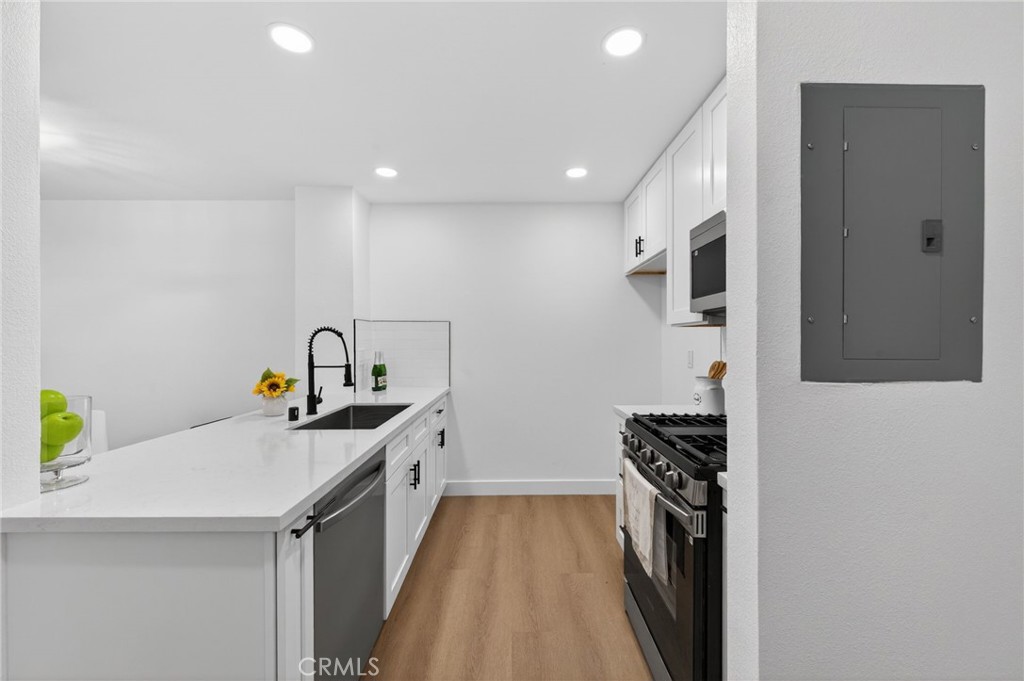 14004 Edgewater Drive