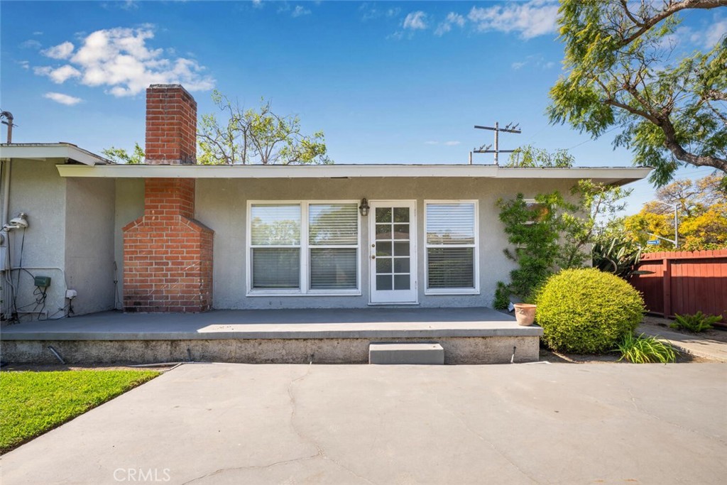 2154 N Studebaker Road