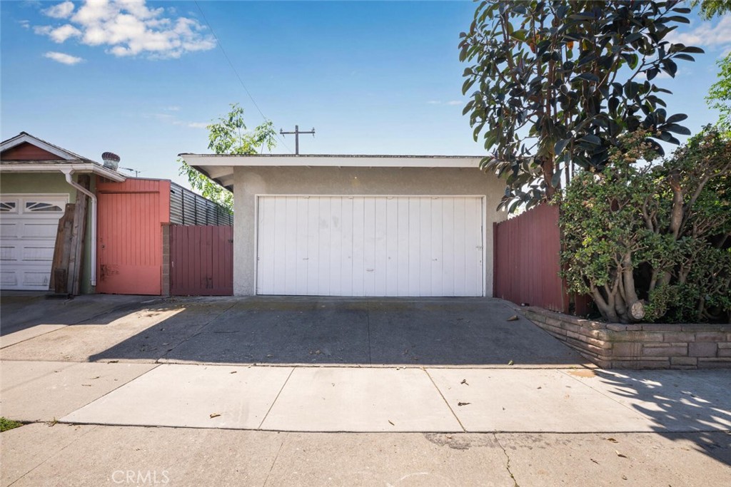 2154 N Studebaker Road