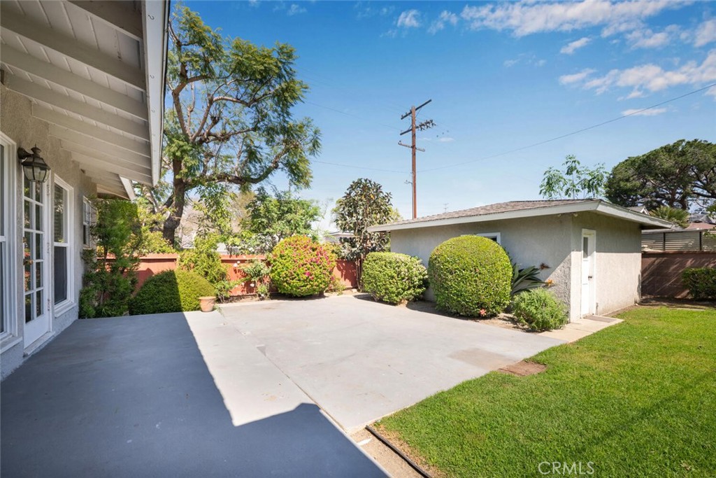 2154 N Studebaker Road