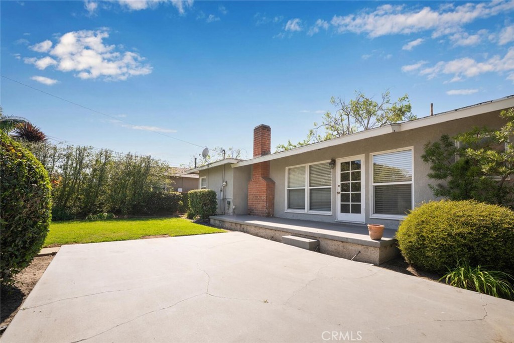 2154 N Studebaker Road