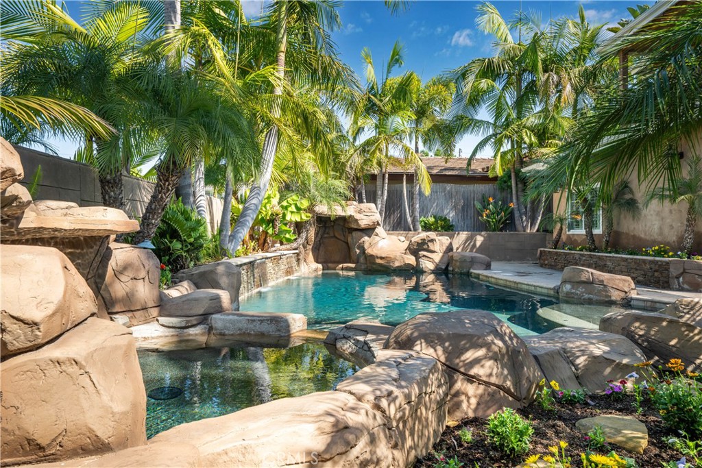 1308 Las Lomas Drive