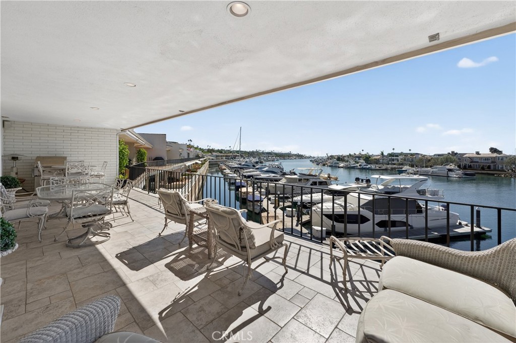1203 Bayside