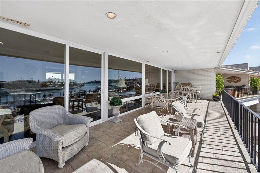 1203 Bayside