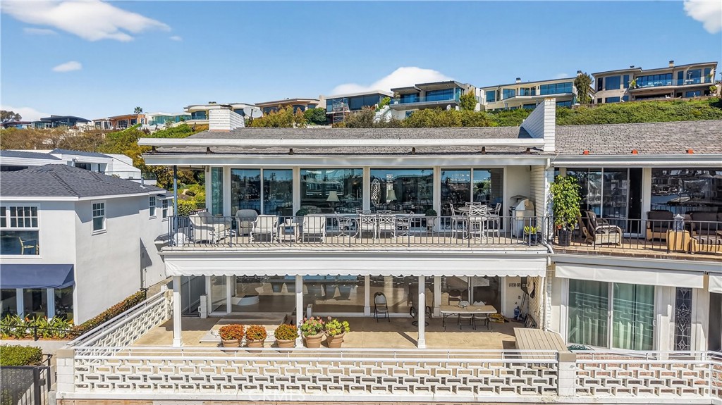 1203 Bayside