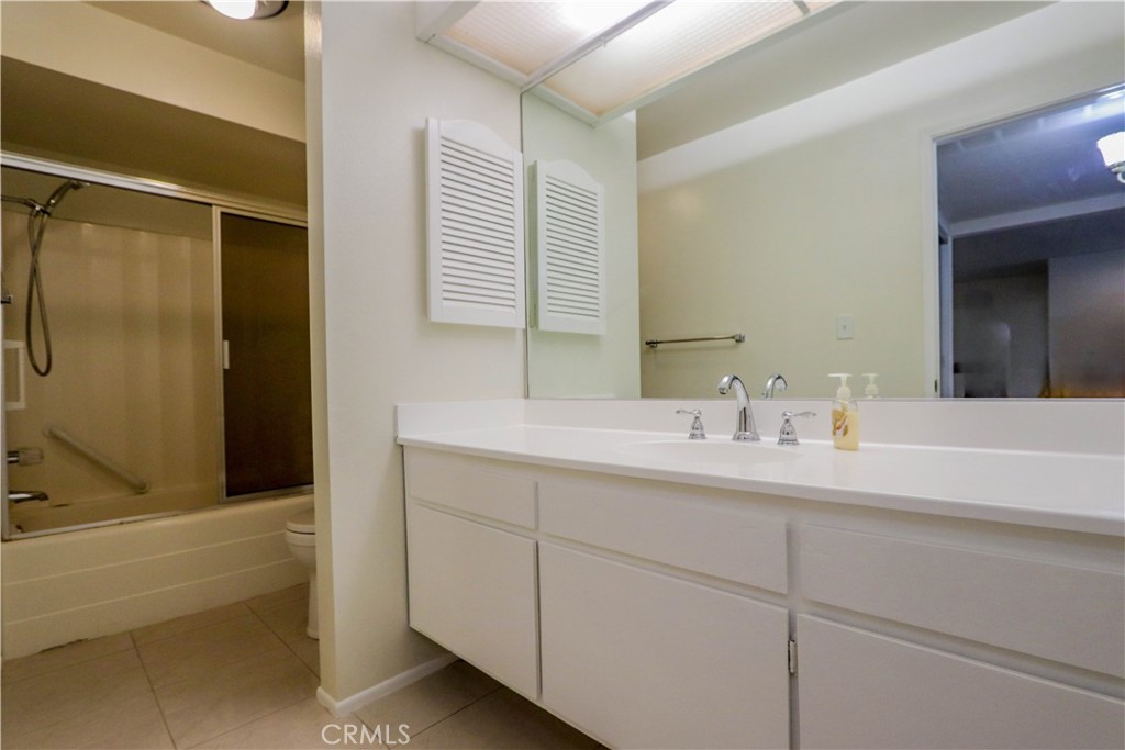 564 N Bellflower Boulevard 315