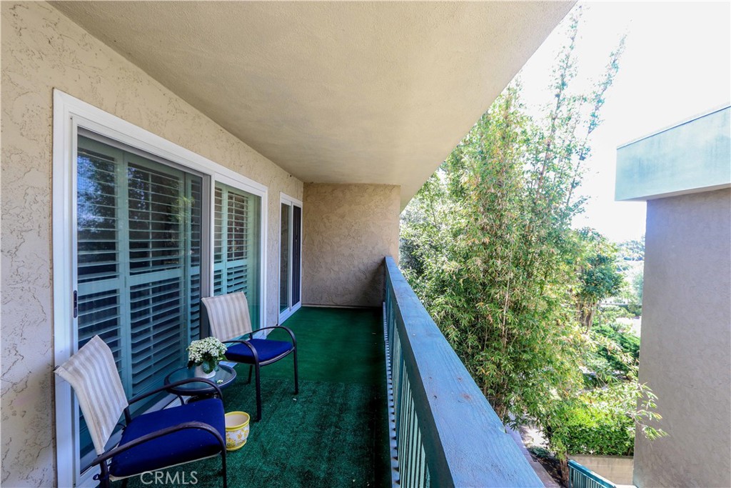 564 N Bellflower Boulevard 315